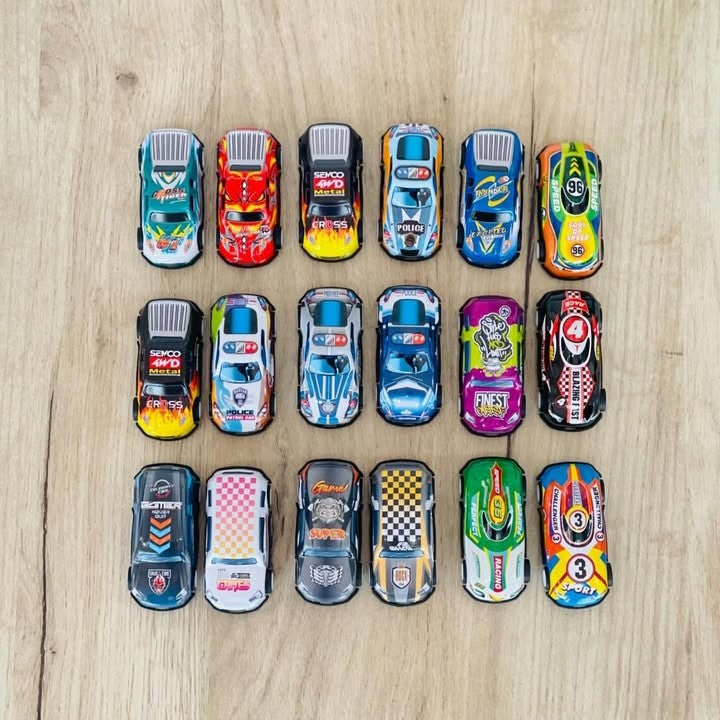 MetalCars : 18 Voitures de Sport en Métal avec Mallette de Rangement